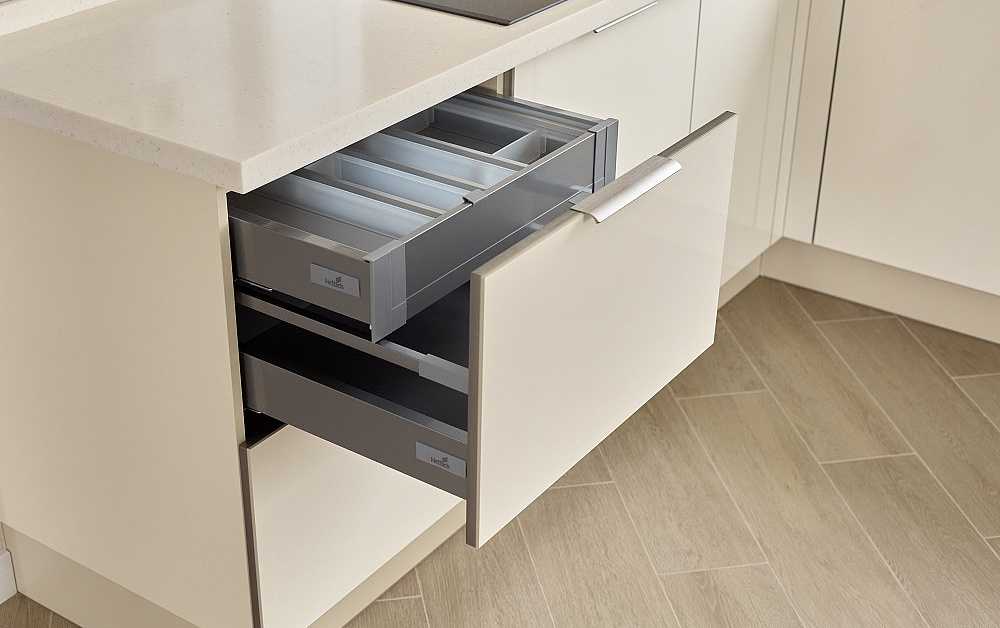 Глянцевая кухня для телеведущей Тутты Ларсен