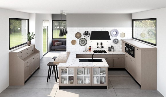 Светлая кухня в Сочи