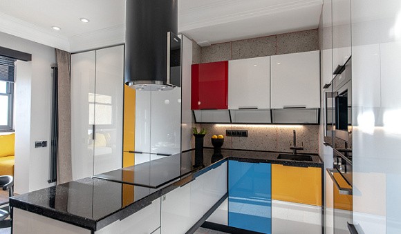 Белая кухня в Мурманске